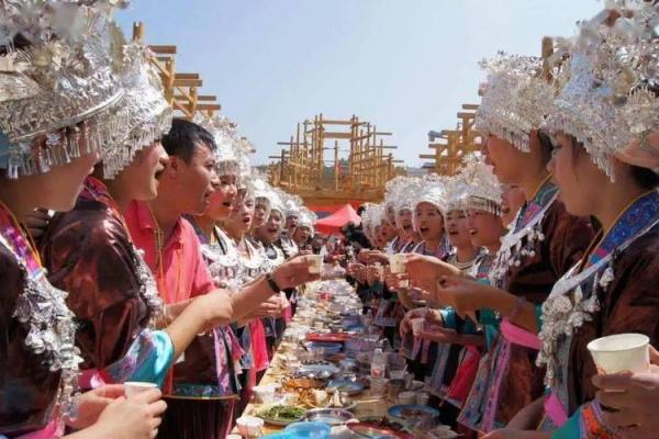 苗族百家宴：集体欢庆与美食传承的传统节日