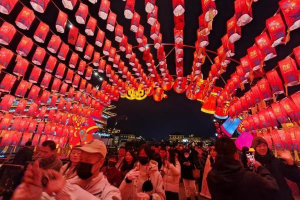 元宵节的灯笼文化与社会民俗