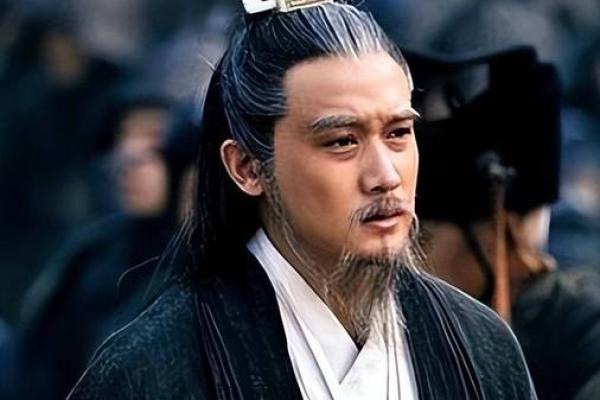 颠覆常规！马克龙的八字命理如何影响他的政治决策