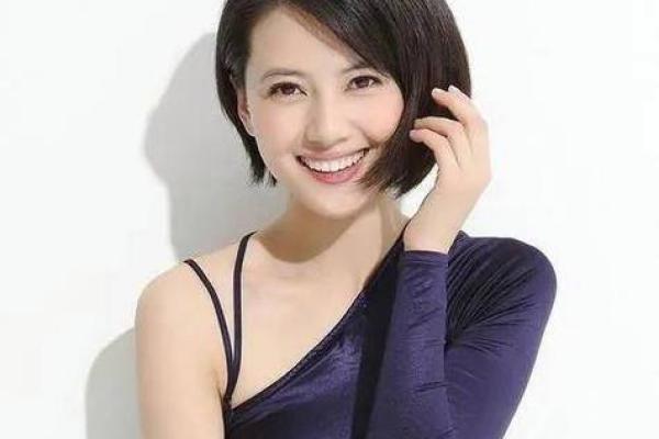 高圆圆八字揭秘：如何改变命运，打破孕期命运的误区