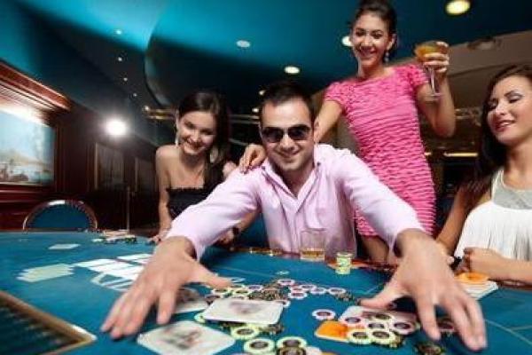 五行格局在赌场：揭秘性格解析的实用技巧，助你赢钱不是梦