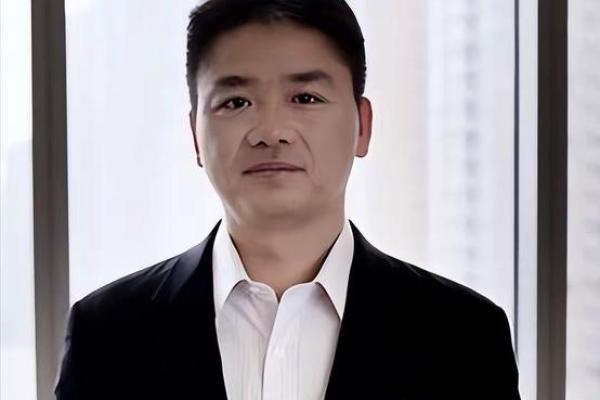 八字命理误区大揭秘：刘强东如何反而逆袭命运